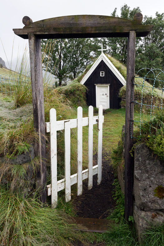 Gate leading to Nupsstadur Church